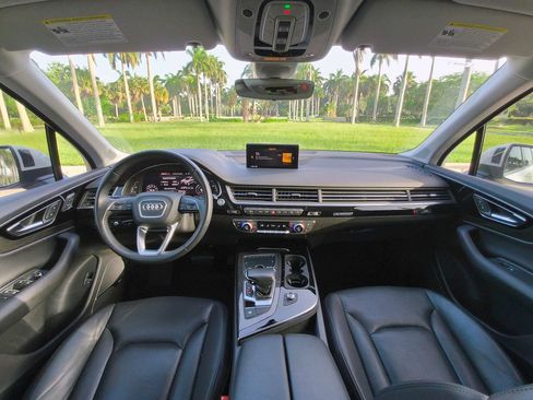 Used 2019 Audi Q7 3.0T Prestige AWD/4WD image 9