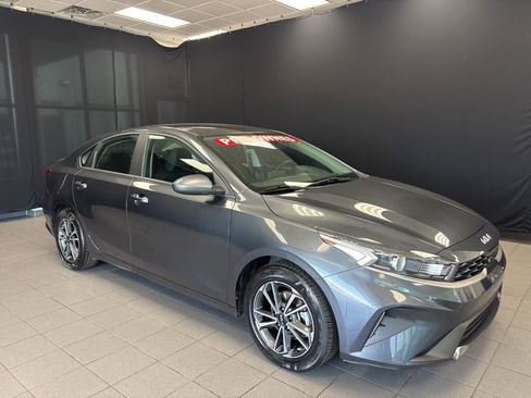 Used 2023 Kia Forte LXS image 1