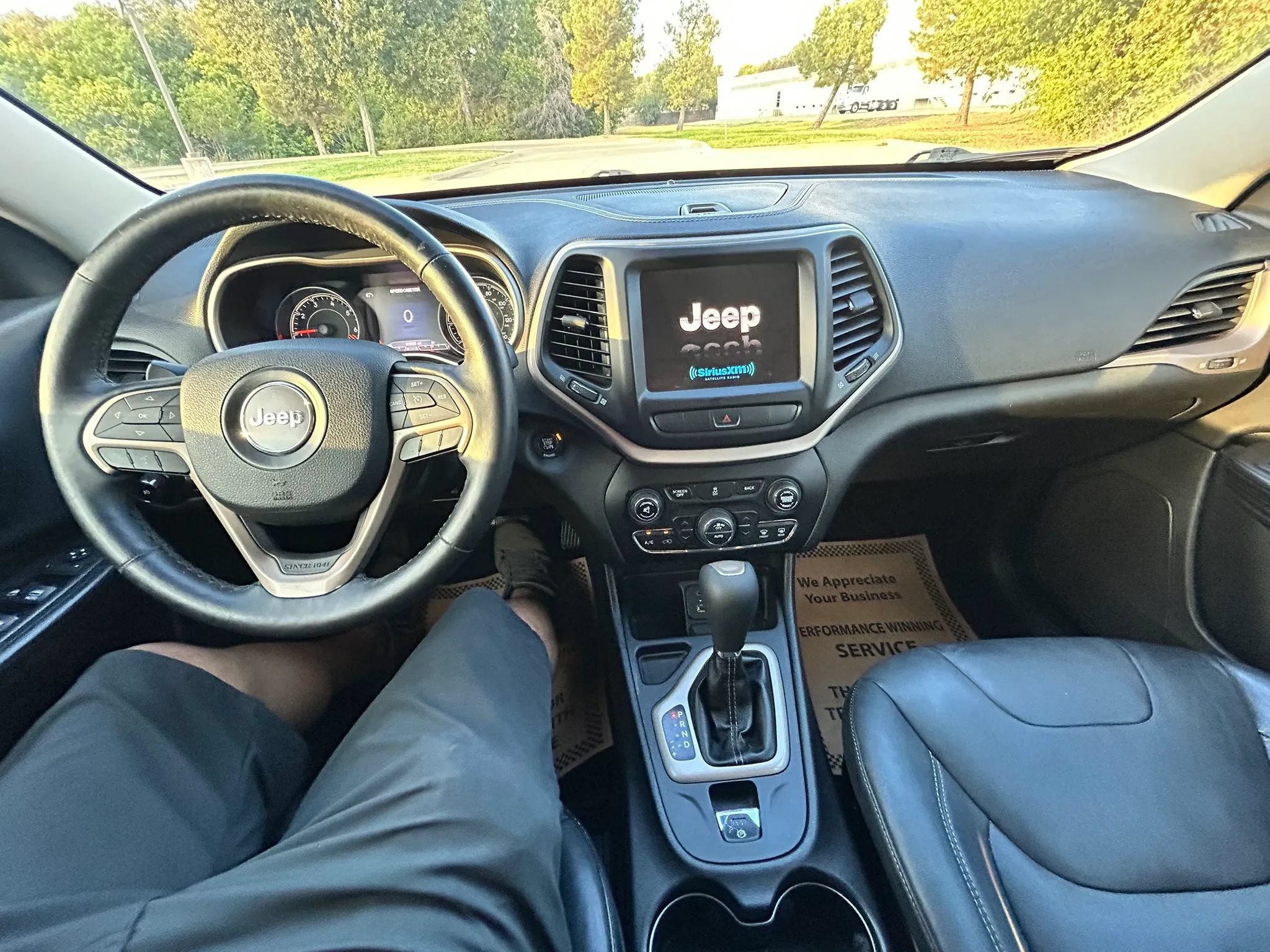 Used 2015 Jeep Cherokee Limited FWD image 17