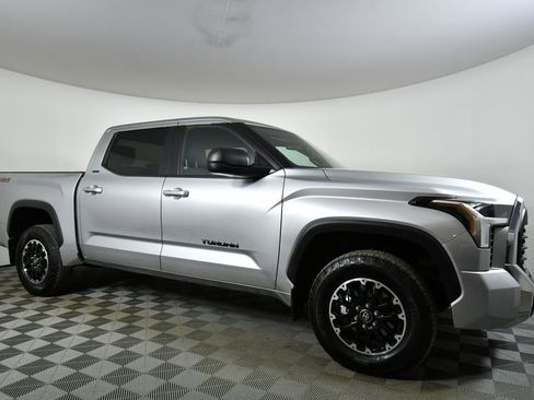 Used 2025 Toyota Tundra SR5 w/ TRD Off-Road Package AWD/4WD image 9