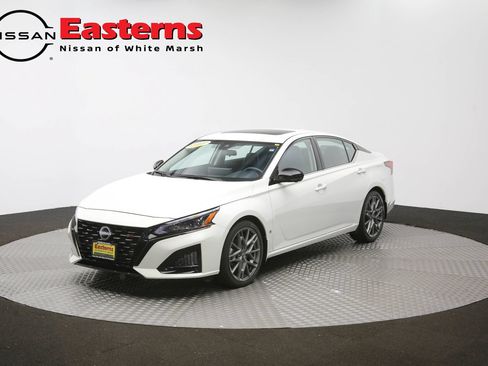 Used 2023 Nissan Altima 2.0 SR FWD image 54