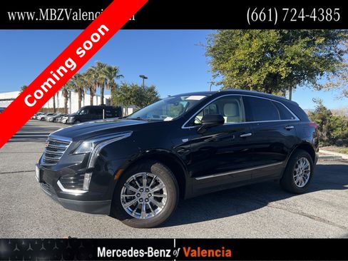 Used 2017 Cadillac XT5 Luxury w/ Driver Awareness Package image 1