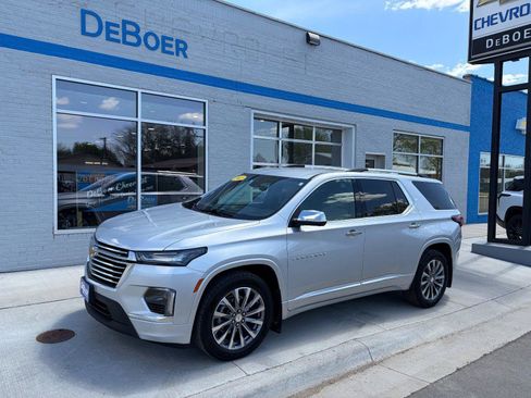 Used 2022 Chevrolet Traverse Premier w/ LPO, Floor Liner Package AWD/4WD image 1