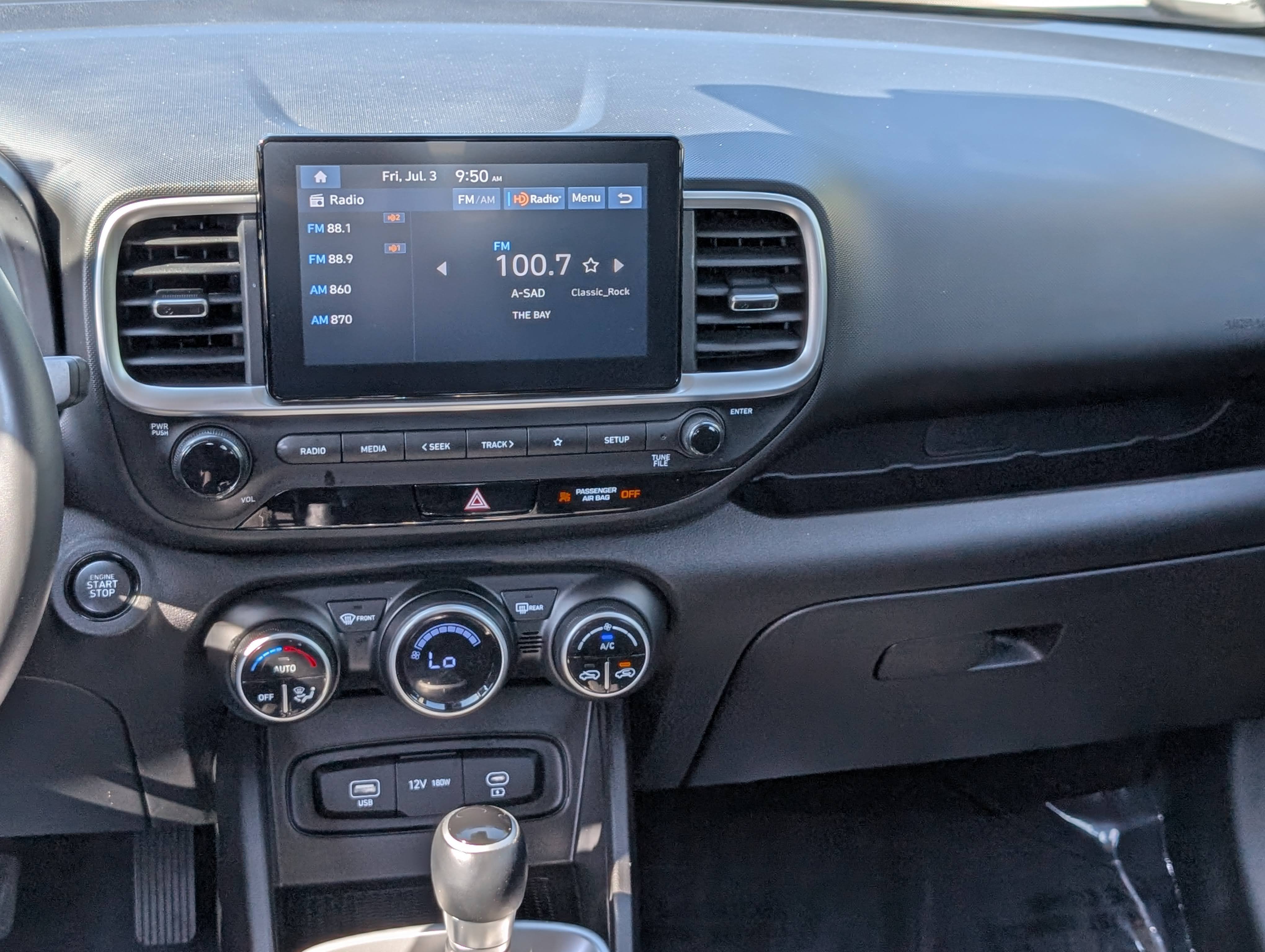 Used 2024 Hyundai Venue SEL FWD image 10