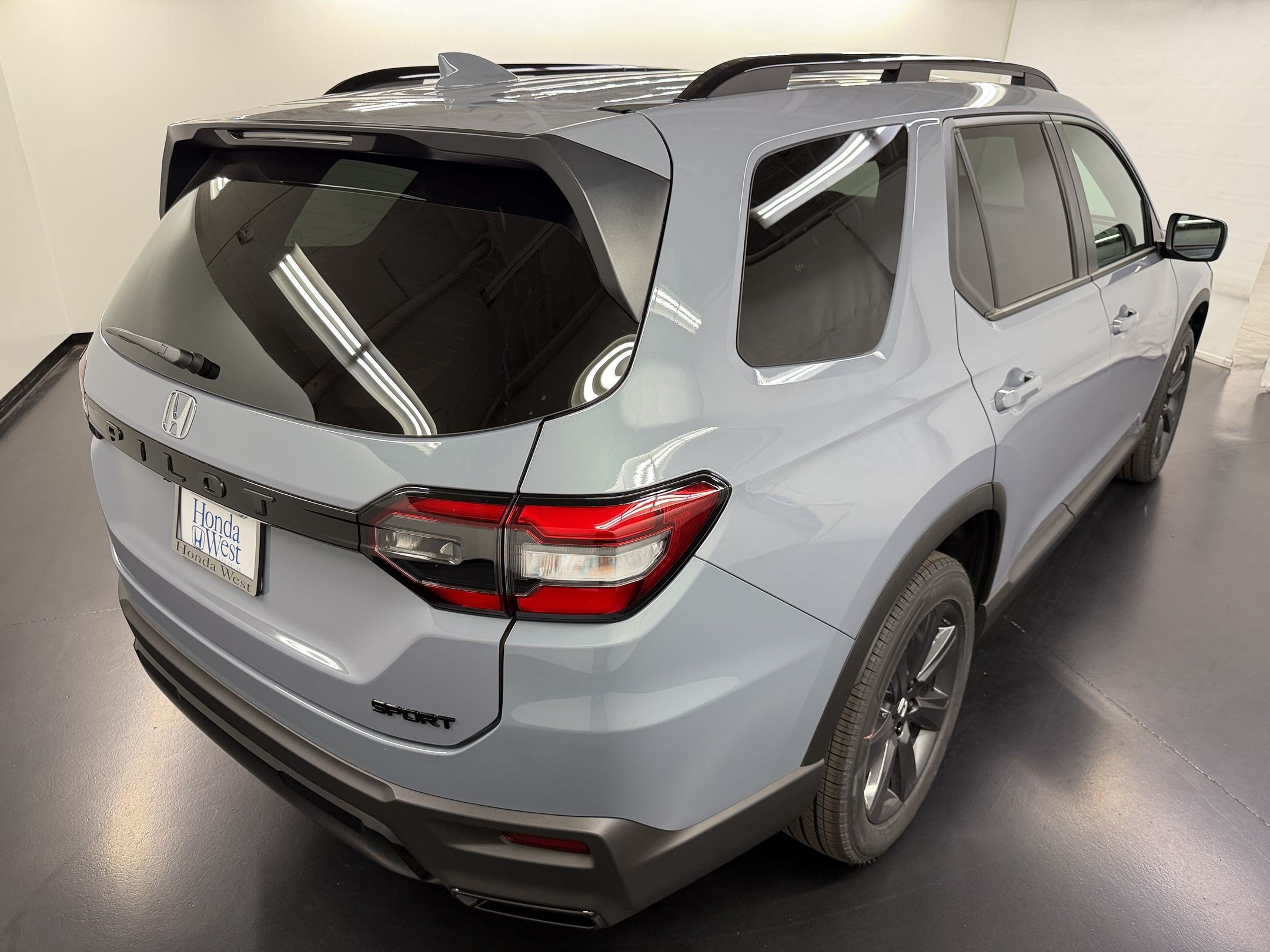 New 2026 Honda Pilot Sport image 9