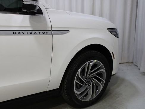 New 2026 Lincoln Navigator Reserve AWD/4WD image 57