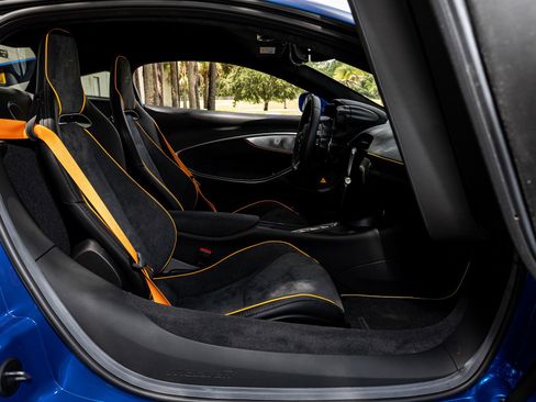 Used 2023 McLaren Artura PERFORMANCE image 58