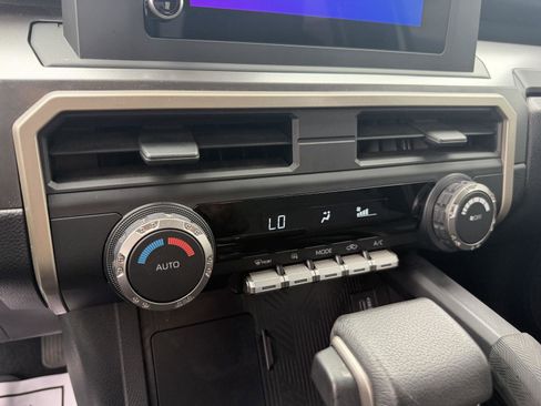 Used 2024 Toyota Tacoma SR5 AWD/4WD image 27