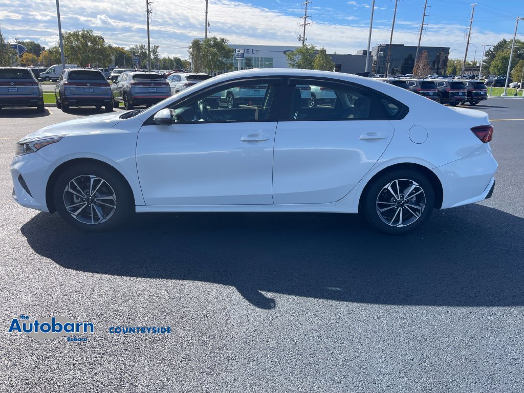Used 2023 Kia Forte LXS w/ LXS Technology Package FWD image 2