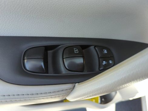Certified 2020 Nissan Rogue Sport SV FWD image 33
