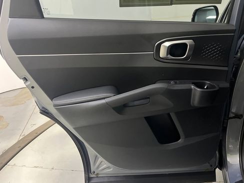 Used 2025 Kia Sorento EX FWD image 30