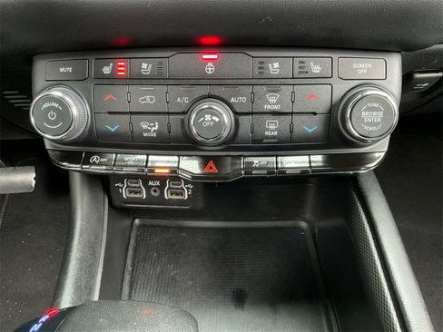 Used 2023 Dodge Durango GT image 26