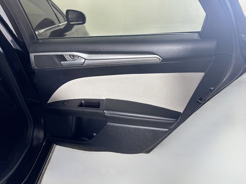 Used 2019 Ford Fusion SE w/ Equipment Group 151A image 28