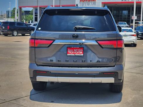 Used 2024 Toyota Sequoia Limited w/ Tow Technology Package AWD/4WD image 6
