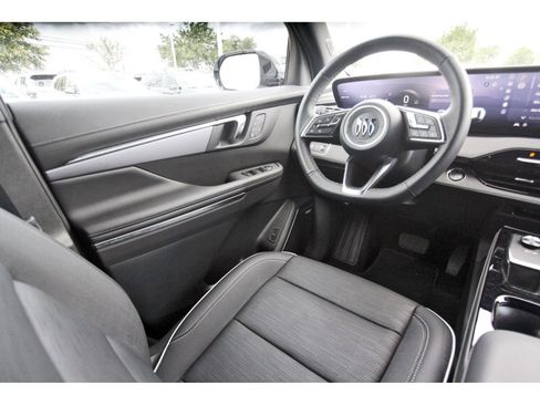 Used 2026 Buick Enclave Sport Touring w/ Power Package FWD image 8