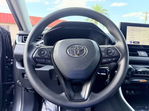 Used 2023 Toyota RAV4 LE FWD image 11
