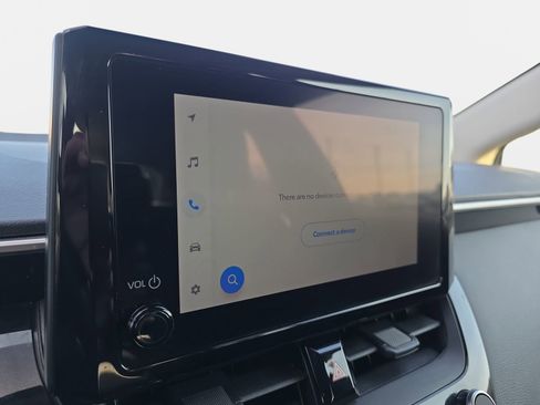 Used 2023 Toyota Corolla LE w/ LE Premium Package image 21