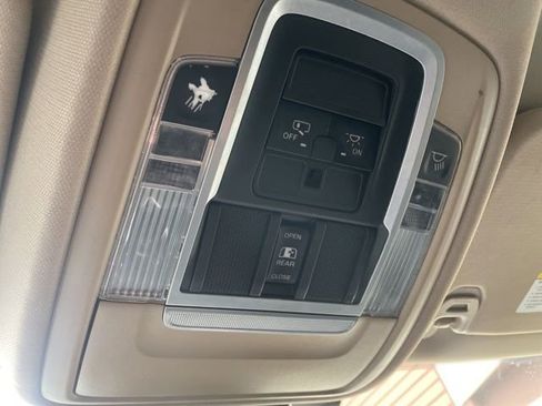 Used 2021 RAM 1500 Laramie image 32