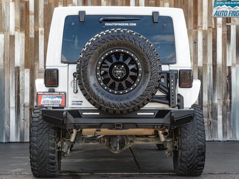 Used 2017 Jeep Wrangler Unlimited Rubicon w/ Connectivity Group image 5