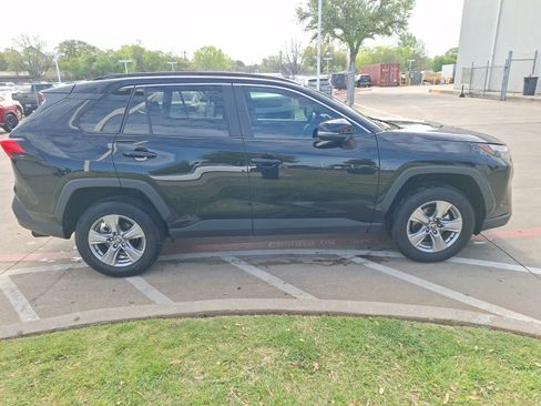 Used 2025 Toyota RAV4 XLE w/ Convenience Package image 7