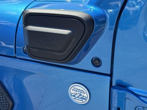 Used 2022 Jeep Wrangler Unlimited Sahara image 30