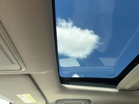 Used 2025 Honda CR-V EX-L image 17