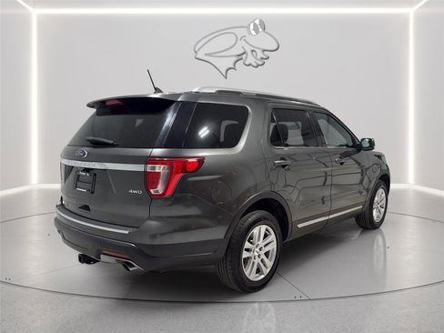 Certified 2018 Ford Explorer XLT w/ Equipment Group 201A AWD/4WD image 6