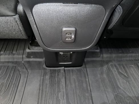 Certified 2023 GMC Terrain SLT w/ Elevation Edition image 21