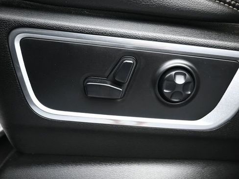 Used 2019 RAM 1500 Laramie image 15