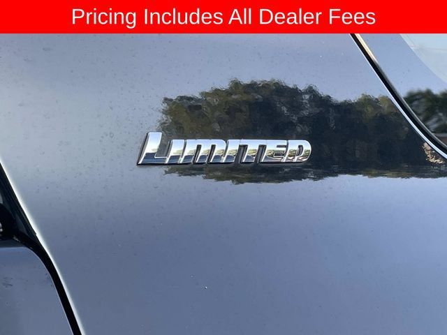 Used 2018 Toyota 4Runner Limited AWD/4WD image 4