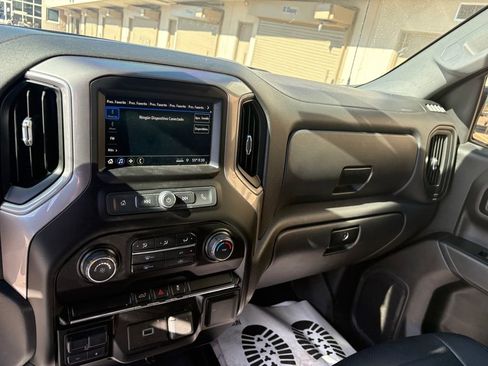 Used 2019 Chevrolet Silverado 1500 Custom w/ Custom Value Package image 21