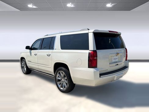 Used 2015 Chevrolet Suburban LTZ RWD image 3