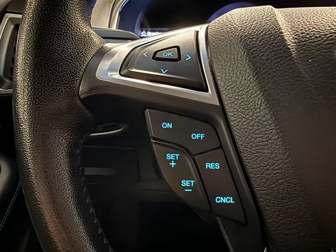 Used 2017 Ford Edge Titanium w/ Equipment Group 302A FWD image 22