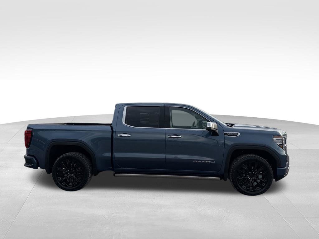 Used 2025 GMC Sierra 1500 Denali w/ Denali Reserve Package AWD/4WD image 25