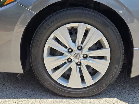 Used 2024 Nissan Sentra S FWD image 31