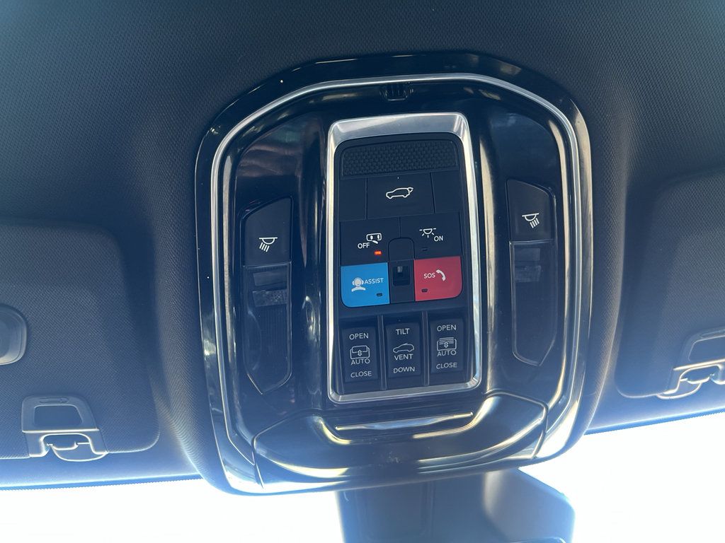 Used 2021 Jeep Grand Cherokee L Overland w/ Luxury Tech Group IV AWD/4WD image 28