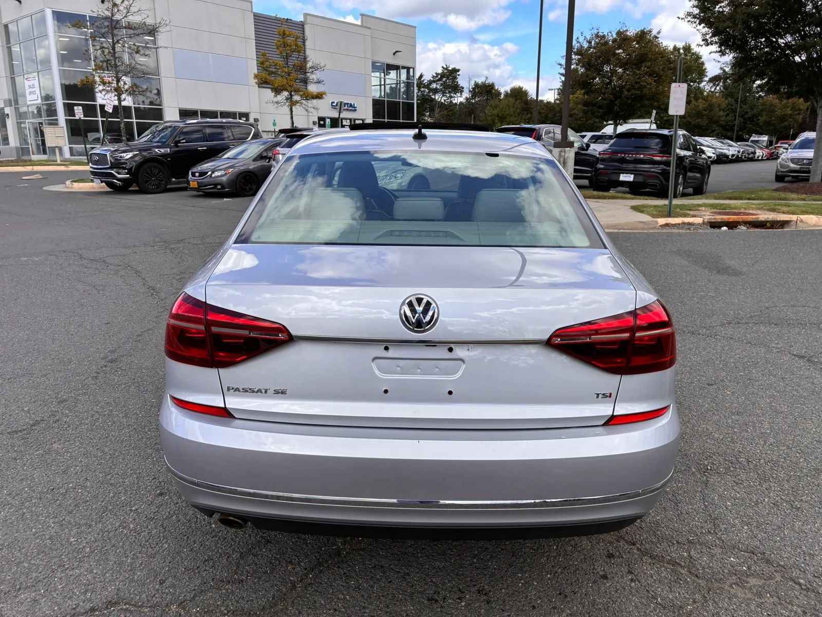 Used 2018 Volkswagen Passat 2.0T SE FWD image 20