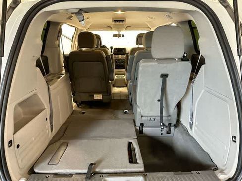 Used 2013 Volkswagen Routan S FWD image 18