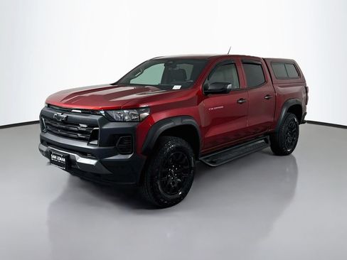 Used 2023 Chevrolet Colorado Trail Boss w/ Advanced Trailering Package AWD/4WD image 3