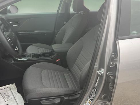 Used 2025 Kia K4 EX image 16