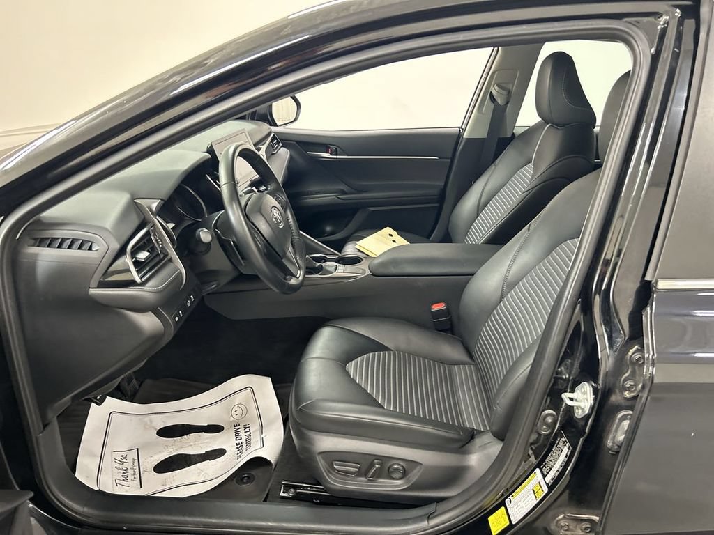 Used 2023 Toyota Camry SE FWD image 9