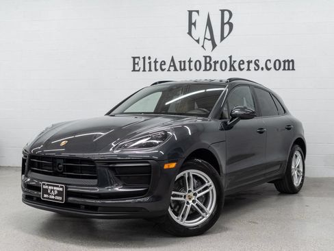 Used 2023 Porsche Macan AWD/4WD image 1