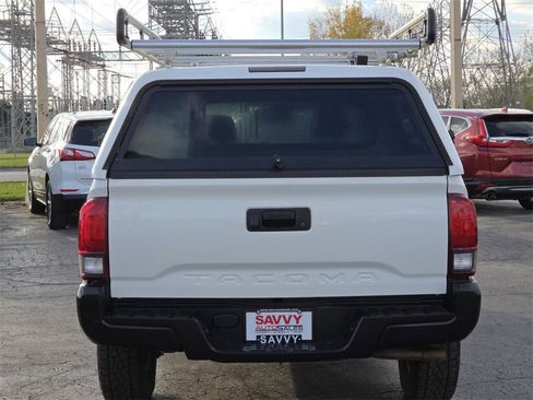 Used 2020 Toyota Tacoma SR image 12