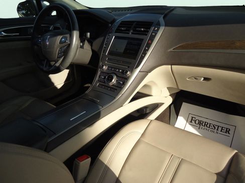 Used 2018 Lincoln MKZ Select w/ Technology Package image 29