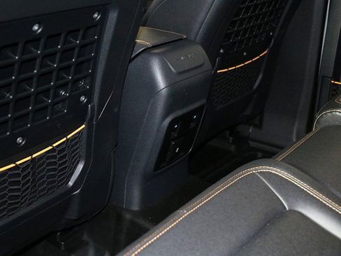 Used 2024 Ford Bronco Badlands image 15