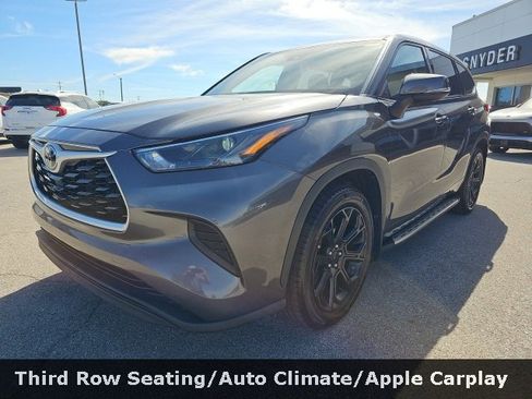 Used 2022 Toyota Highlander L image 3