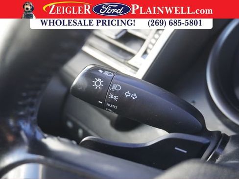 Used 2023 Toyota Camry SE image 19