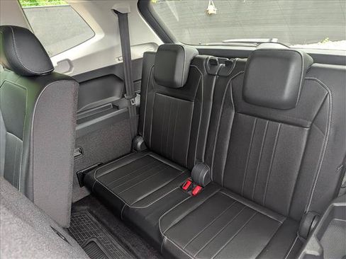 Used 2023 Volkswagen Tiguan SE FWD image 25