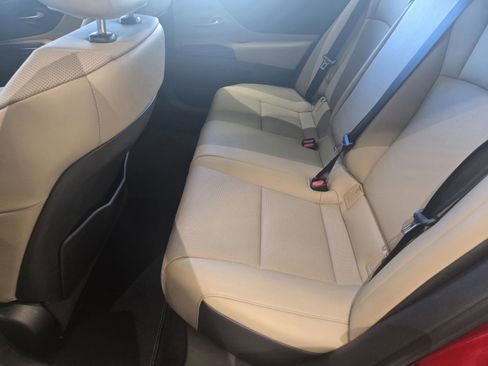 Used 2019 Lexus ES 350 image 4