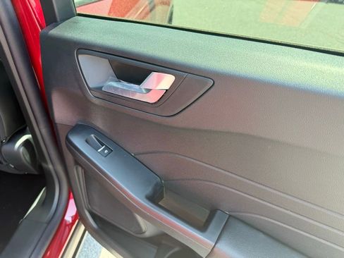 New 2025 Ford Escape ST-Line w/ Tech Pack #1 FWD image 34